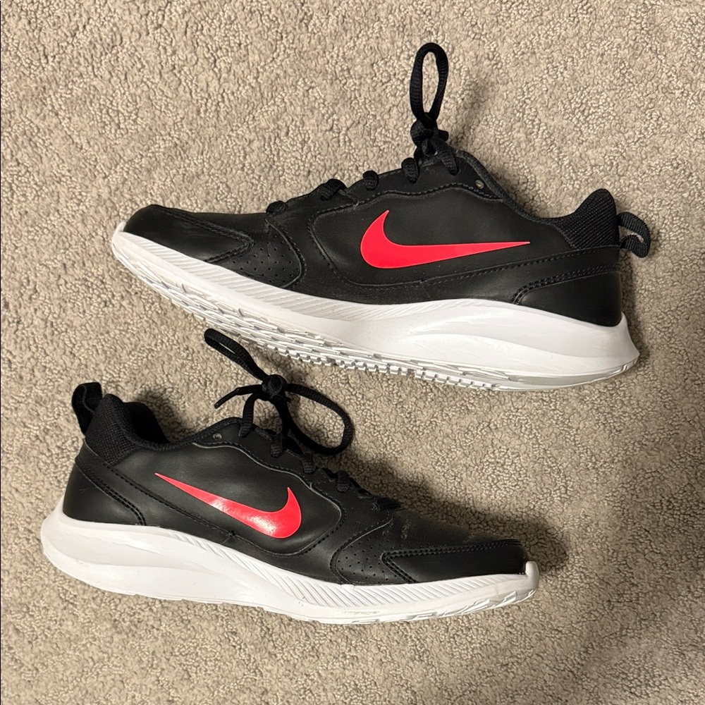 Nike-  Womens Athletic Shoes